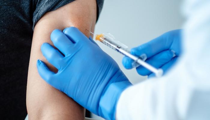 بريطانيا تدرس إنهاء الإغلاق العام بعد تطعيم 15 مليون شخص
