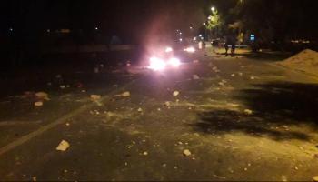 صورة من الاحتجاجات الليلية في منطقة الكامور