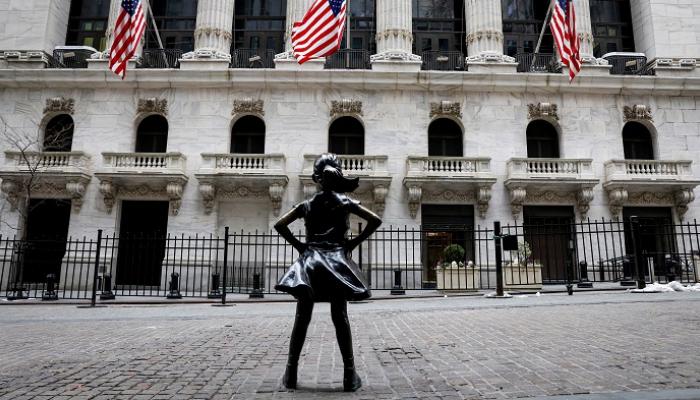 تمثال الفتاة الشجاعة خارج بورصة نيويورك الولايات المتحدة - رويترز