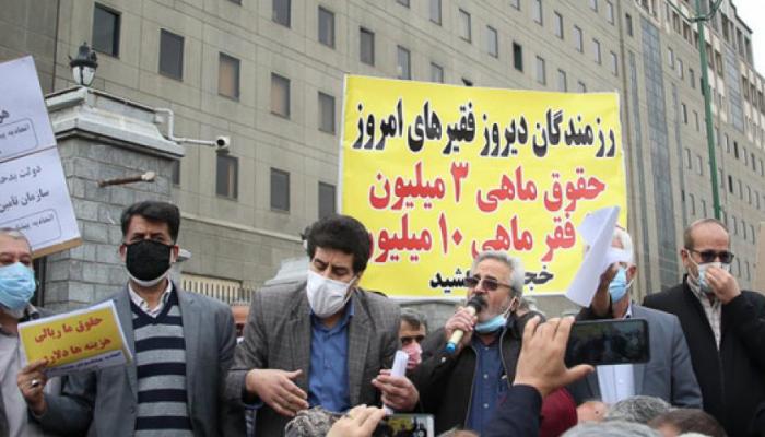 جانب من احتجاجات المتقاعدين