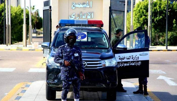 عناصر تابعة لوزارة الداخلية في الحكومة المؤقتة.