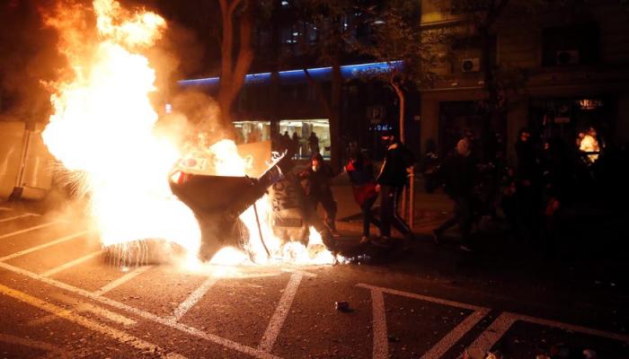 Une manifestation à Barcelone contre l’arrestation du rappeur Pablo Hasél