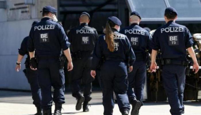 عناصر من الشرطة النمساوية تداهم مواقع الإخوان