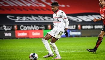 هشام بوداوي نجم فريق نيس الفرنسي ومنتخب الجزائر