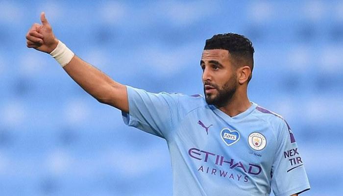 رياض محرز نجم فريق مانشستر سيتي ومنتخب الجزائر