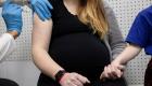 لقاح كورونا والحمل.. هل يسبب العقم أو الإجهاض؟