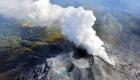 بركانان يعلنان غضبهما في إندونيسيا.. الرماد يصل السماء