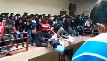 سقوط طلاب من الطابق العلوي بمبنى جامعي 