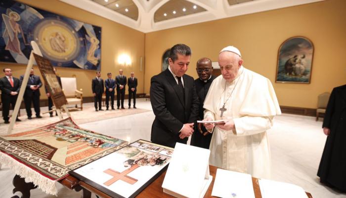 بابا الفاتيكان ورئيس حكومة كردستان في لقاء سابق