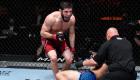 UFC 259.. تلميذ حبيب نور محمدوف يفوز بطريقة "الأستاذ"