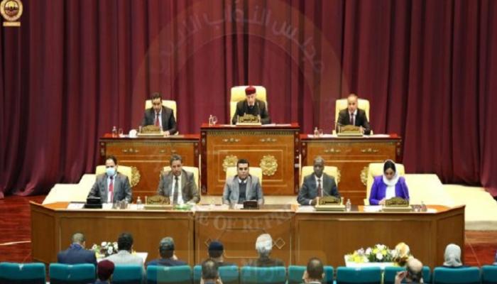 رئيس مجلس النواب الليبي عقيلة صالح يرأس جلسة منح الثقة.