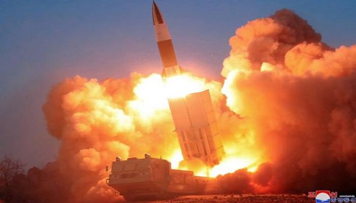 صورة أرشيفية لتجربة صاروخية أجرتها كوريا الشمالية العام الماضي