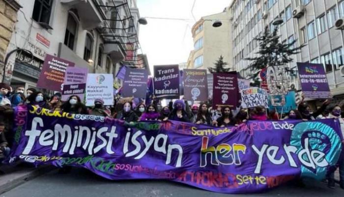 مسيرة نسائية تركية في إسطنبول