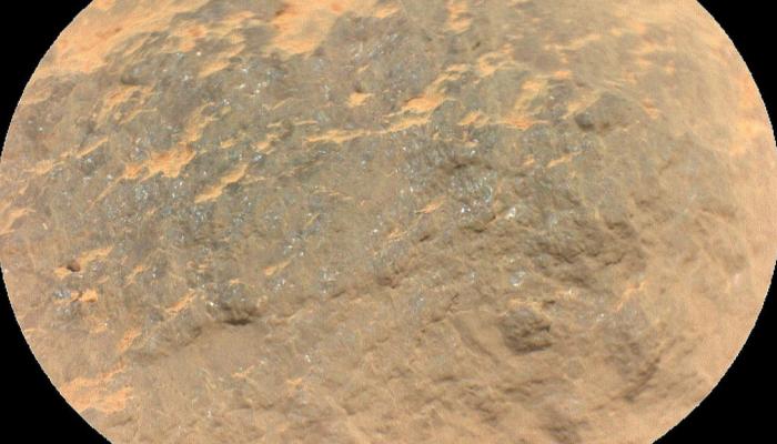 العناصر التحليلية الأولى لصخور المريخ
