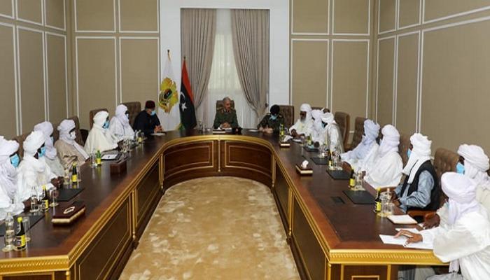 قائد الجيش الليبي خليفة حفتر - ووفد وأعيان التبو 