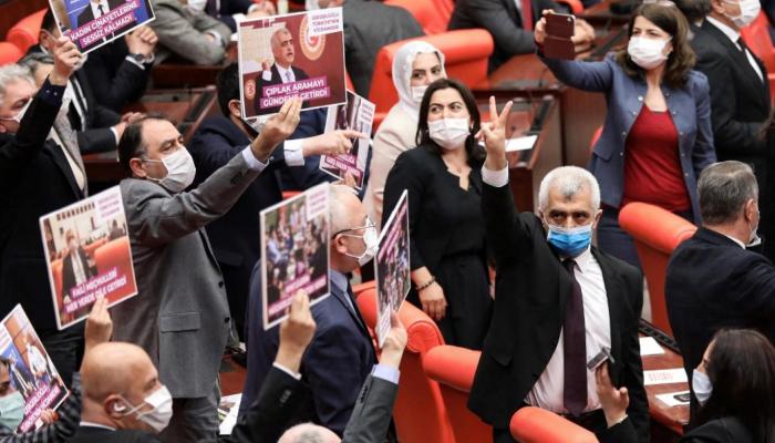 نواب حزب الشعوب الديمقراطي في البرلمان التركي