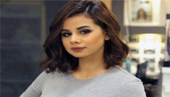 الفنانة منة عرفة