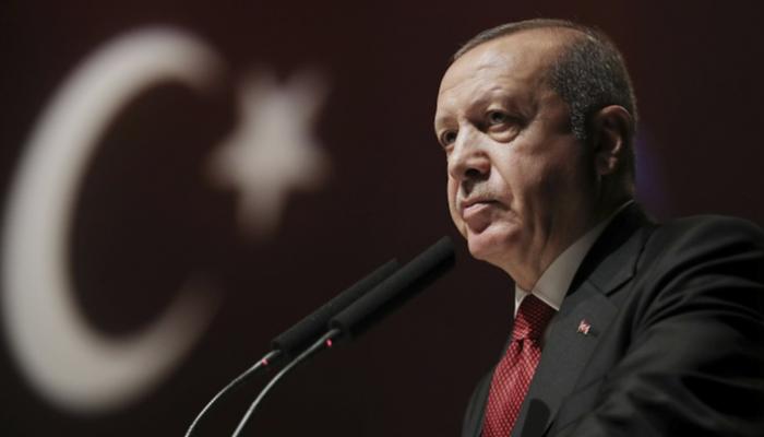 حكومة أردوغان تعترف بعجزها أمام الليرة 