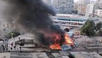 الحريق قبل السيطرة عليه