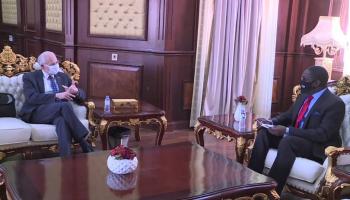 جانب من لقاء محمد حسن التعايشي والمبعوث الأمريكي