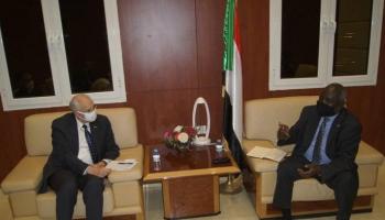 جانب من لقاء وزير المالية السوداني والمبعوث الأمريكي