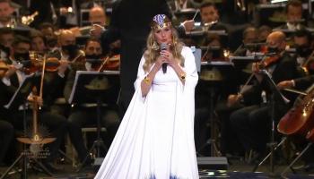 الفنان يسرا خلال حفل موكب المومياوات الملكية في مصر