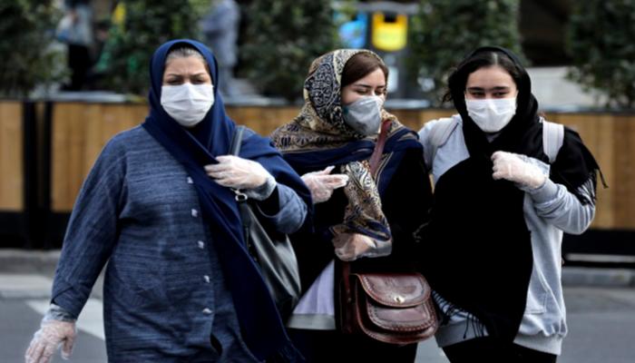 سيدات يرتدين كمامات للوقاية من كورونا بإيران- أرشيفية