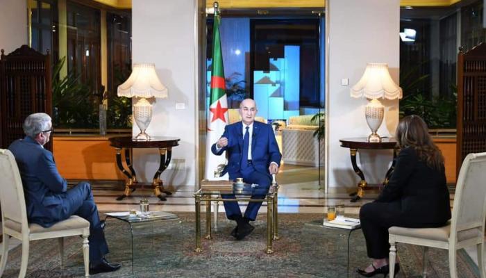 جانب من مقابلة الرئيس الجزائري مع وسائل الإعلام المحلية