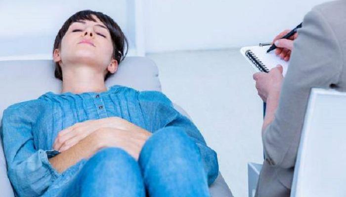 الصحة النفسية للناس تعرضت للانتهاك في آن واحد -أرشيفية
