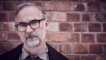 الممثل البريطاني بول ريتر