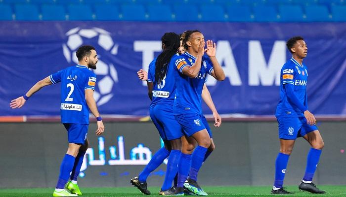 روزنامة الدوري السعودي تشعل خلافا بين الهلال والأهلي