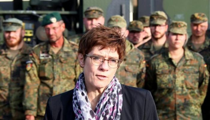 وزيرة الدفاع الألمانية أنيجريت كرامب-كارينباور