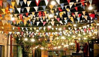 عدن تبتهج بزينة وفوانيس رمضان