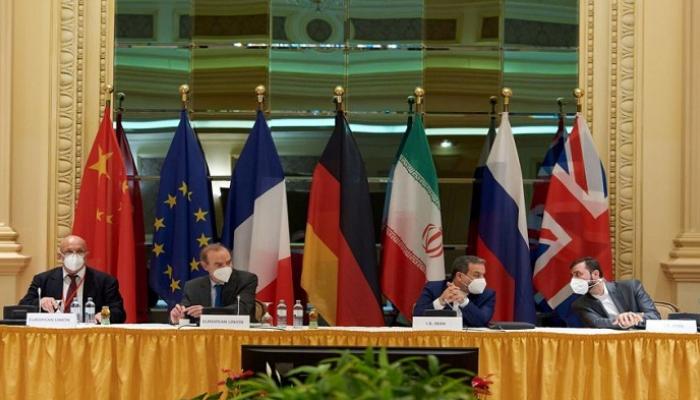 صورة للمفاوضين المشاركين في مفاوضات فيينا
