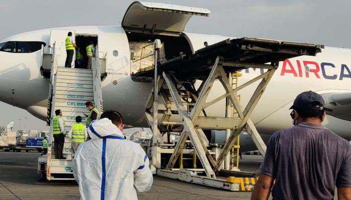 وصول 28 طناً من المساعدات الطبية الفرنسية إلى نيودلهي