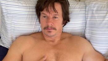 مارك والبرج يتخلى عن قوامه الممشوق