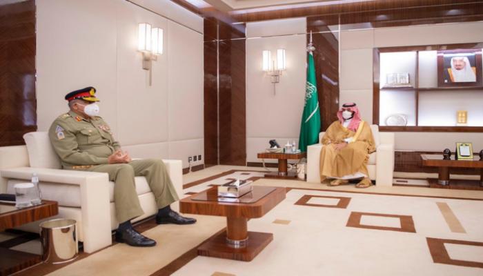 ولي العهد السعودي خلال لقاء قائد الجيش الباكستاني