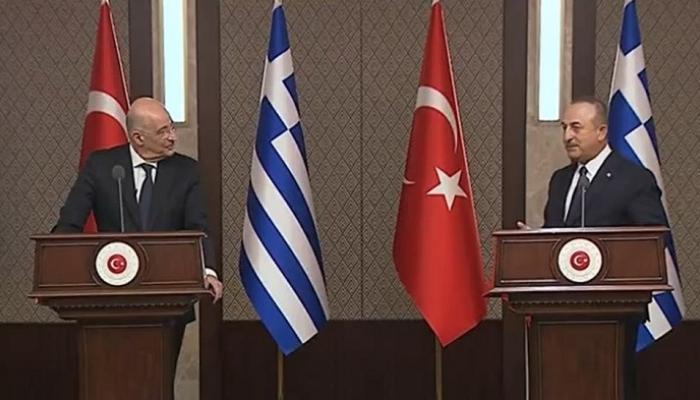 وزيرا خارجية تركيا واليونان خلال المؤتمر الصحفي