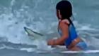 ویدئو | حمله کوسه ماهی قاتل به یک کودک در دریا