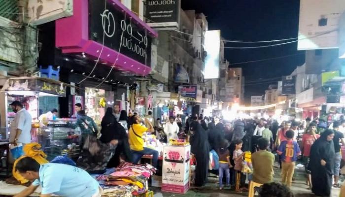 حركة تجارية كبيرة بأسواق عدن قبل عيد الفطر