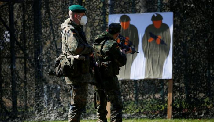 جنود ألمان خلال تدريب على إطلاق النار "أرشيفية"