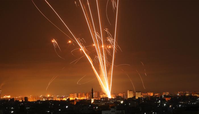 جانب من عمليات إطلاق الصواريخ من قطاع غزة 