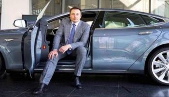  إيلون ماسك الرئيس التنفيذي لشركة تسلا 