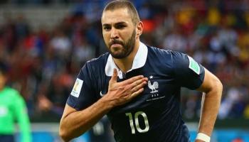 كريم بنزيما بقميص منتخب فرنسا