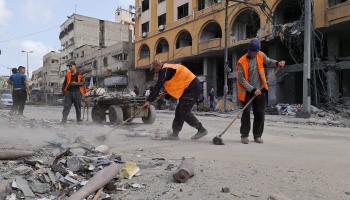 حملات لتنظيف الشوارع وإزالة الركام في غزة