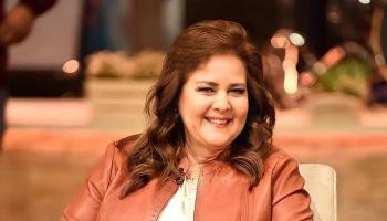 الفنانة دلال عبد العزيز