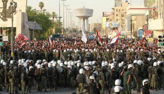 تظاهرات حاشدة عند ساحة التحرير ببغداد أمس