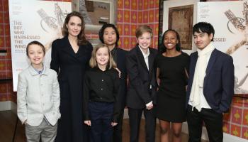 أنجلينا جولي وأبنائها الستة