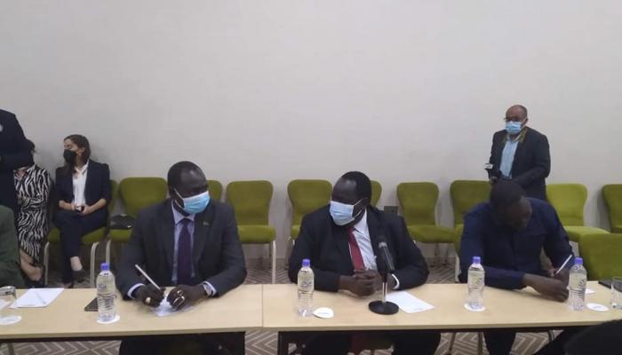 جانب من اجتماع ممثلي الوساطة ووفد الخرطوم