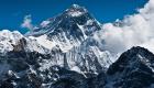 رقم قياسي جديد.. أمريكي عمره 75 عاما يتسلق أعلى جبل بالعالم